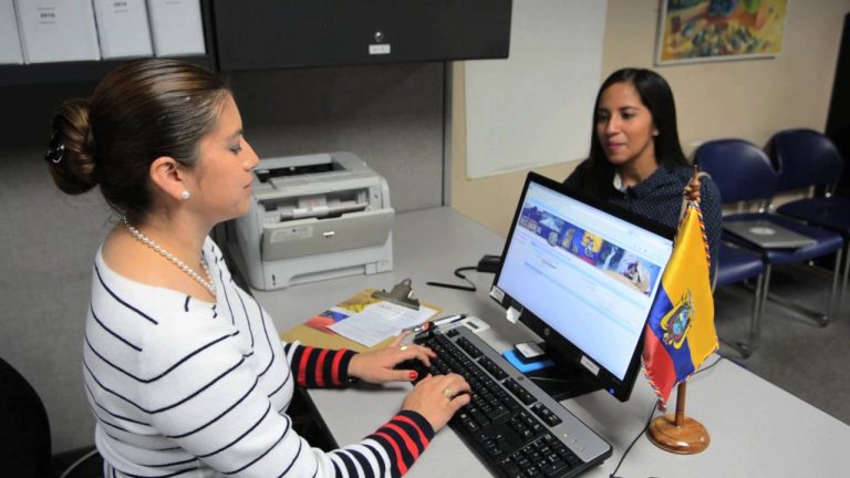 Costo poder Consulado Ecuatoriano Barcelona